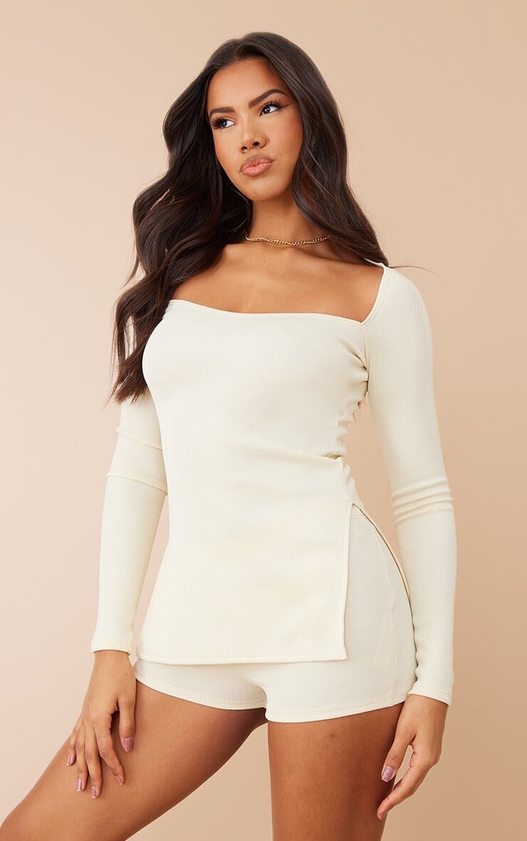 

PrettyLittleThing Бежевый топ с длинными рукавами в рубчик оттоманки