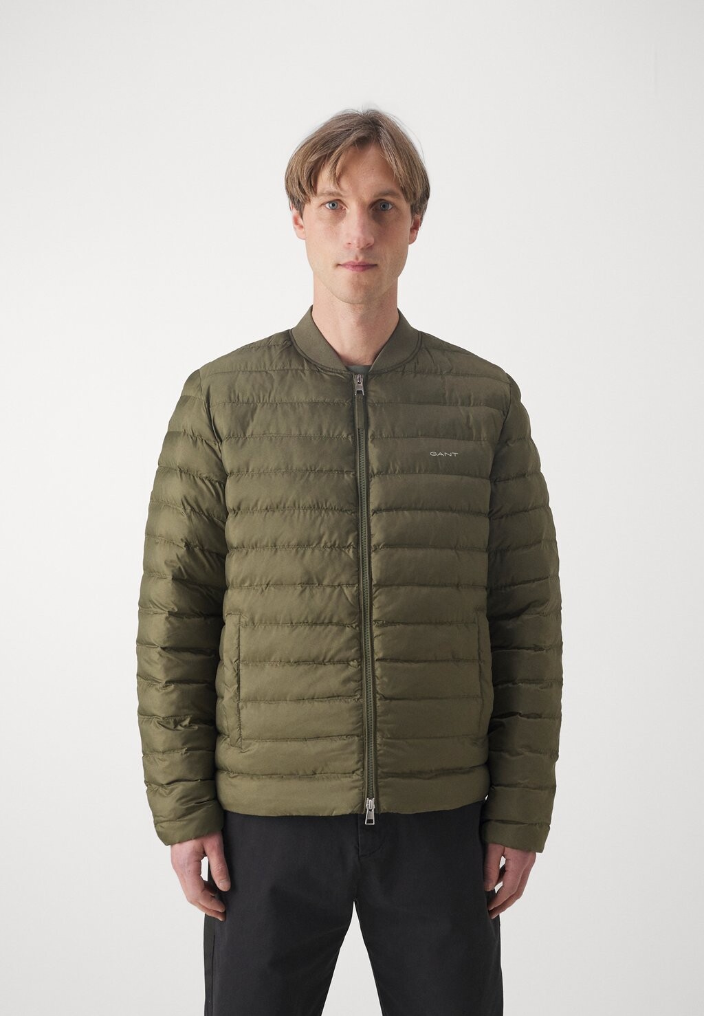 

Куртка Entertainment GANT LIGHT PADDED JACKET, цвет juniper green