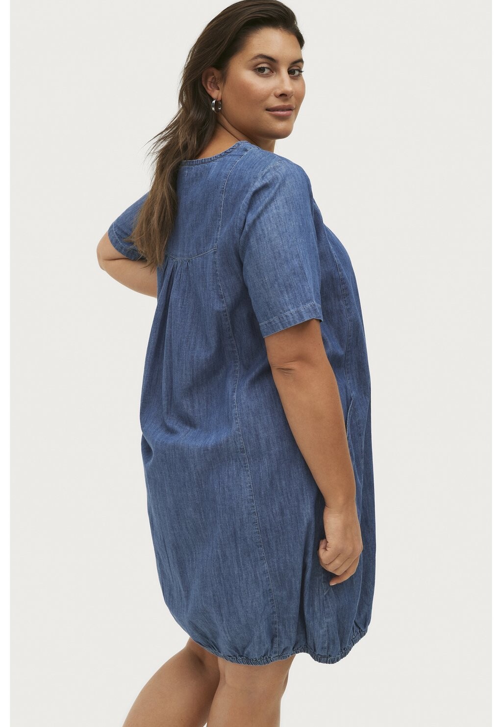 

Джинсовое платье Ellos Plus collection, Jeansblau
