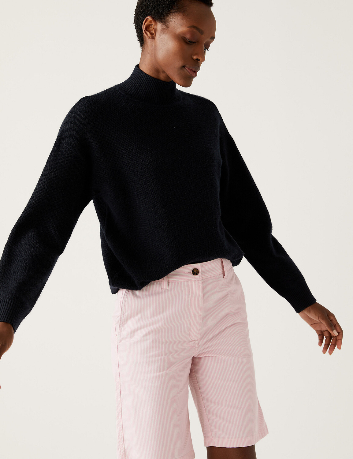

Хлопковые шорты чинос в полоску Marks & Spencer, розовый микс