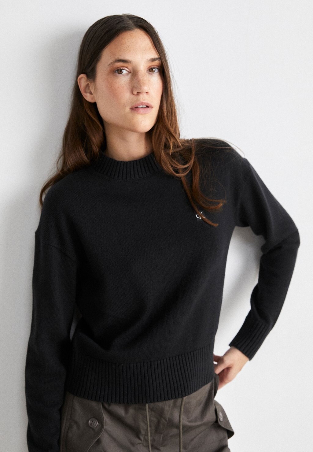 

Свитер EMBRO BADGE Calvin Klein Jeans, черный