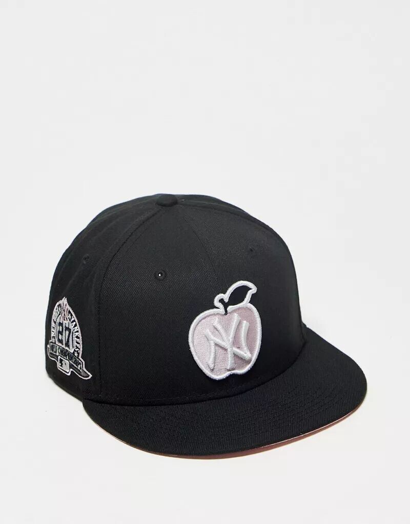 

Черная кепка New Era 9Fifty New York Yankees с нашивкой в ​​виде яблока