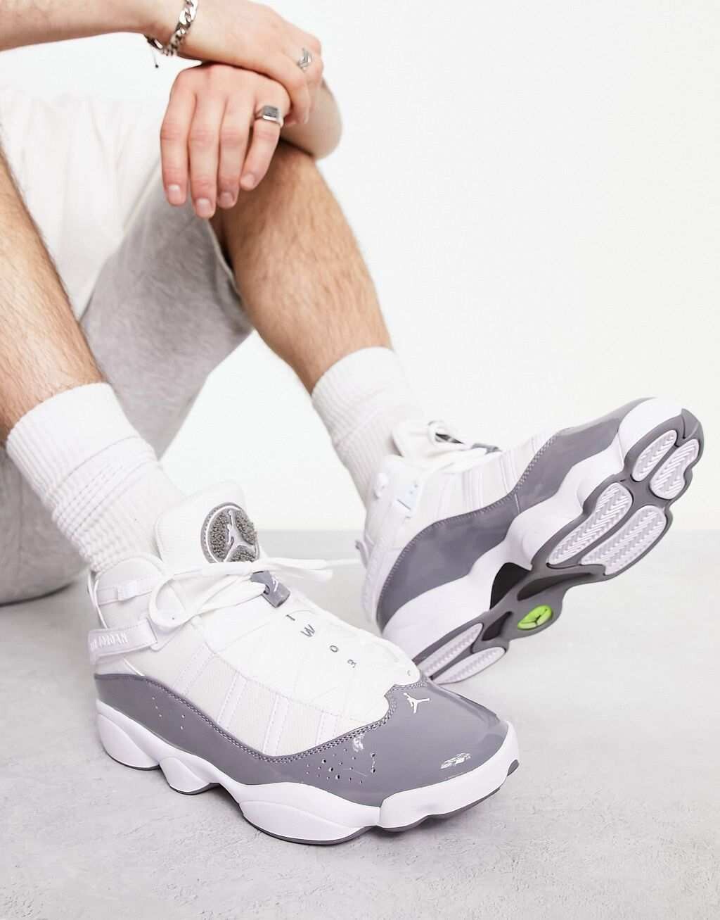 

Белые кроссовки Jordan AJ 6 Rings