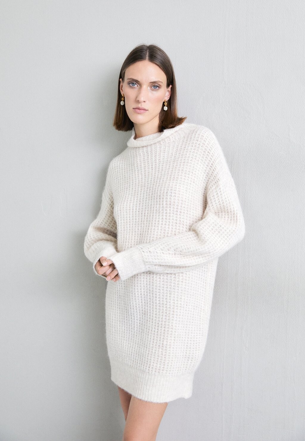 

Трикотажное платье Verona Dress DESIGNERS REMIX, цвет off-white