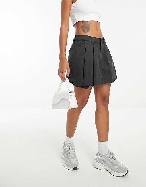

Черная плиссированная мини-юбка ASOS DESIGN