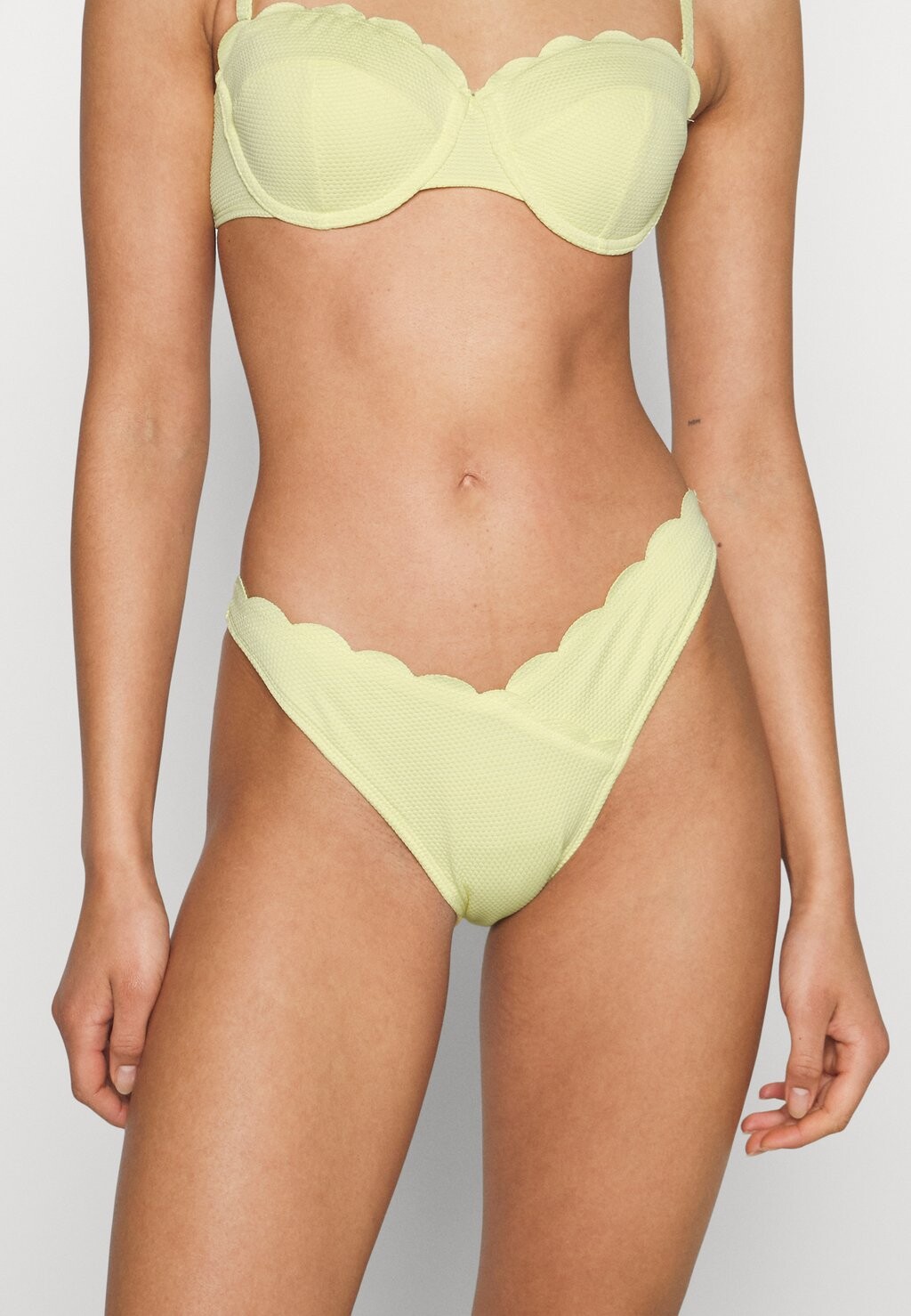 

Низ бикини Hunkemöller, желтый