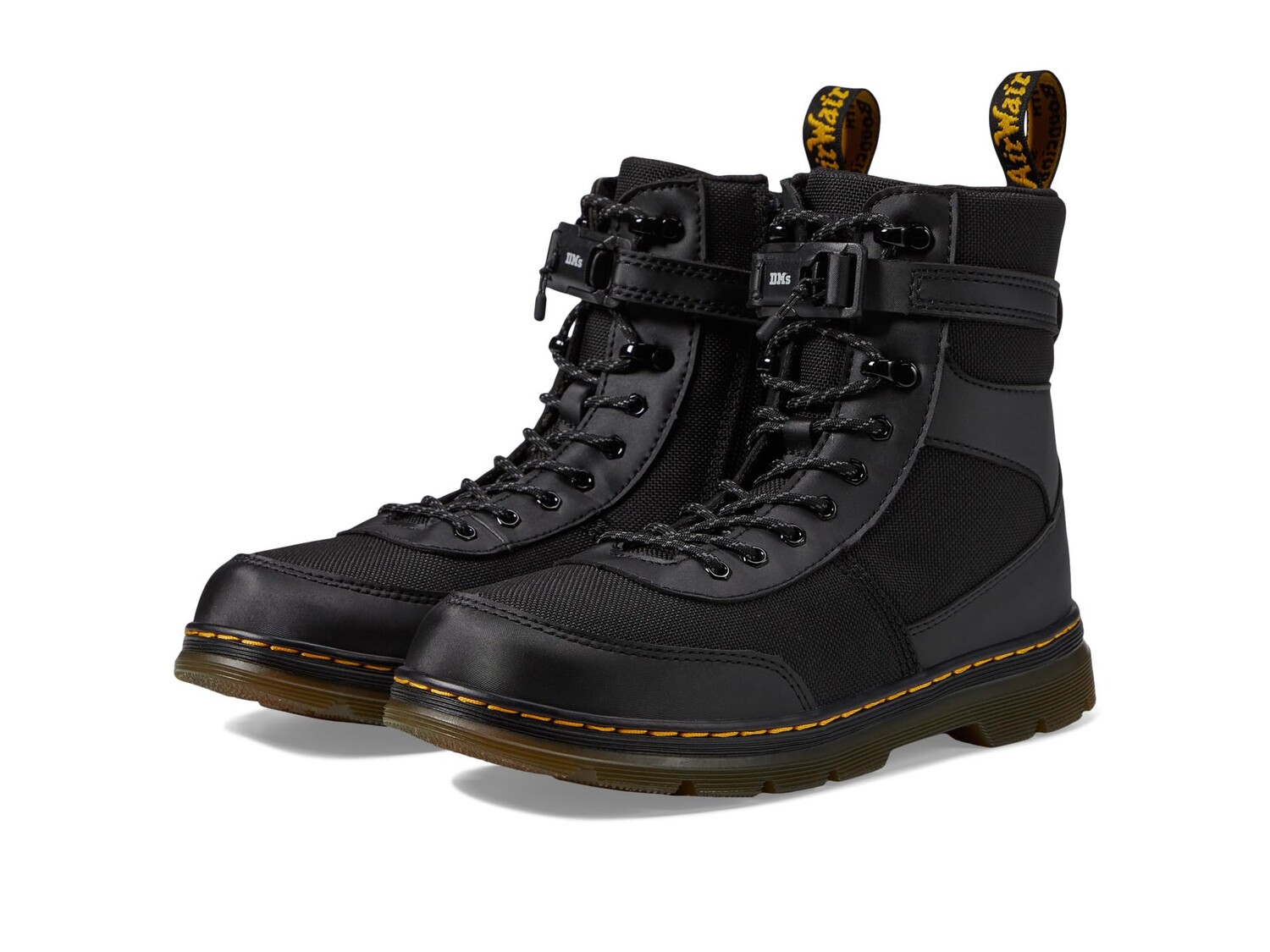 

Ботинки Dr. Martens Kid's Collection Combs Tech (Big Kid), черный