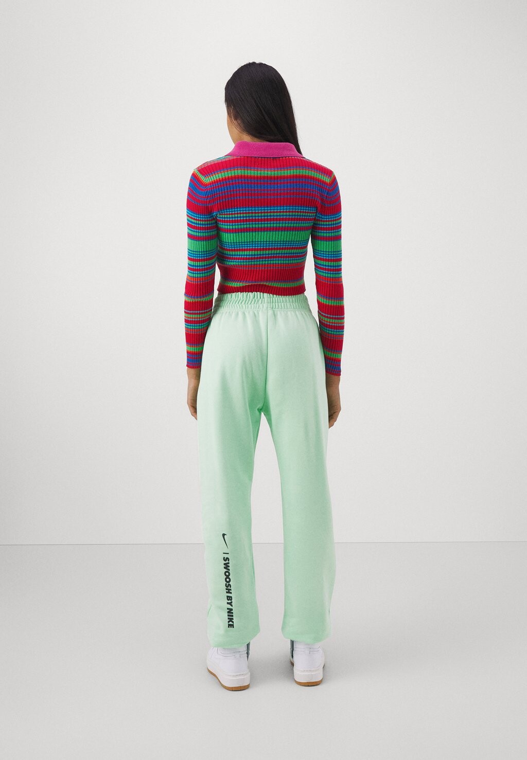 

Спортивные брюки Pant Nike, цвет vapor green/black