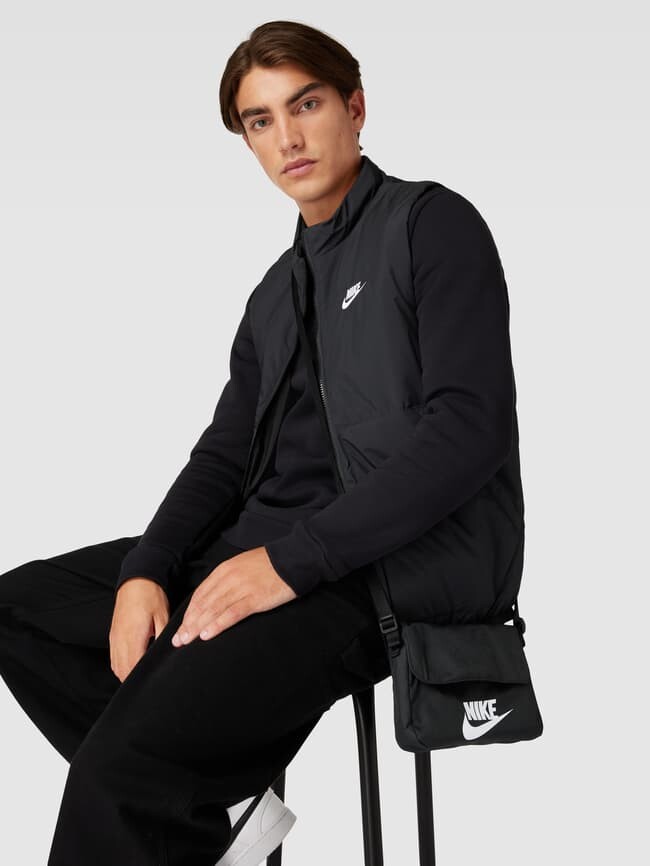 

Сумка через плечо с принтом этикетки Nike, черный
