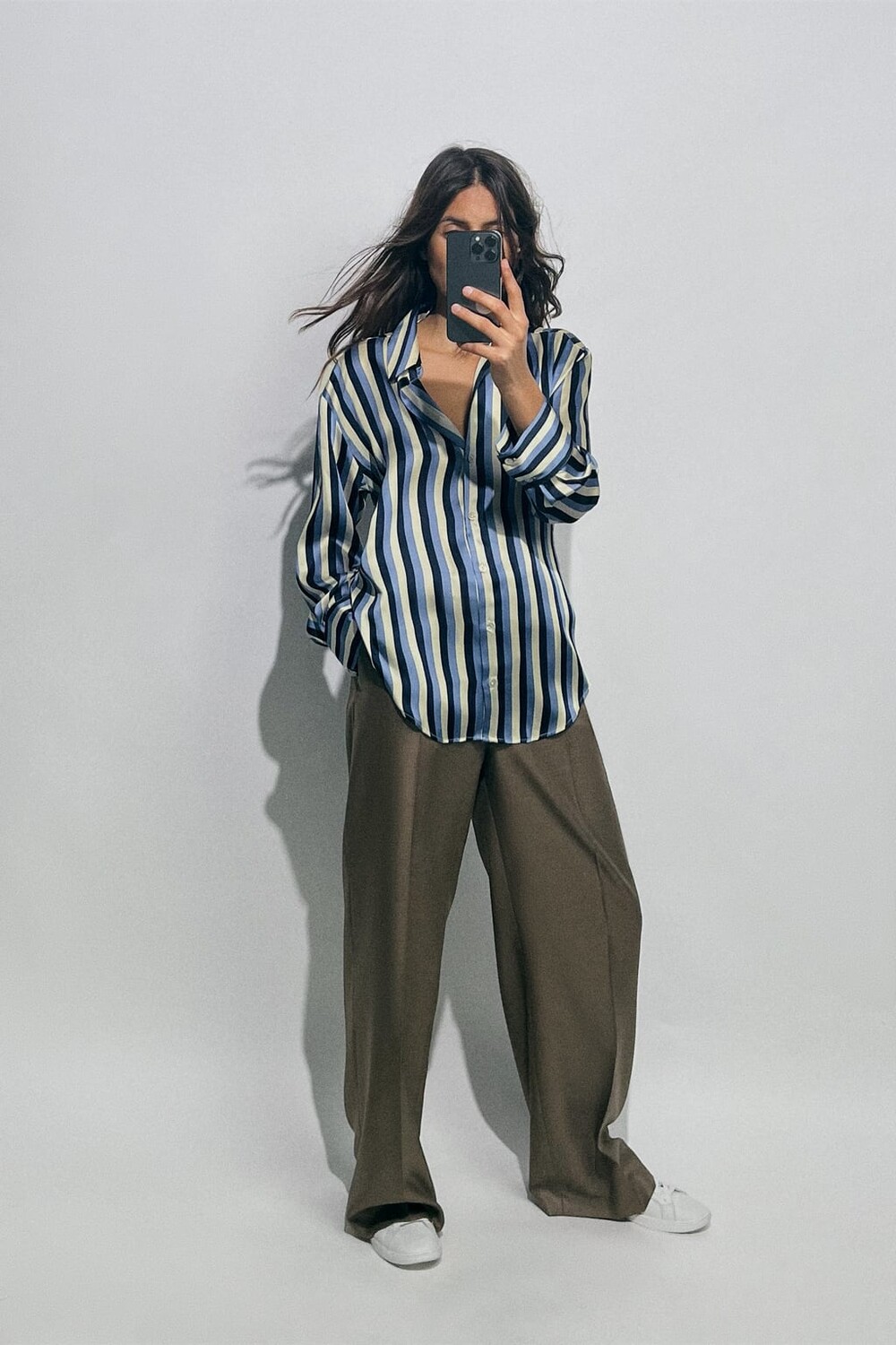 

Струящаяся атласная рубашка ZARA, экру