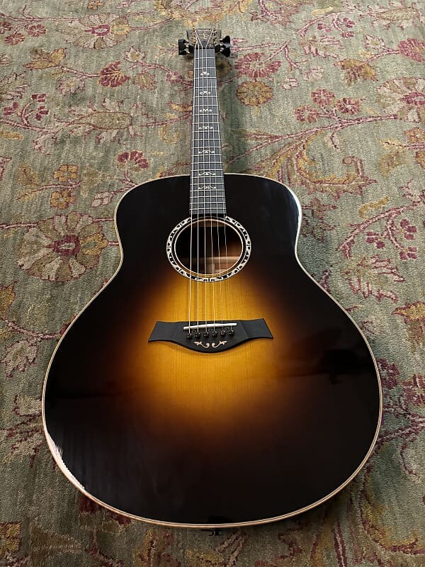 

Акустическая гитара Taylor Custom Grand Orchestra - Mah/Sitka - Gloss