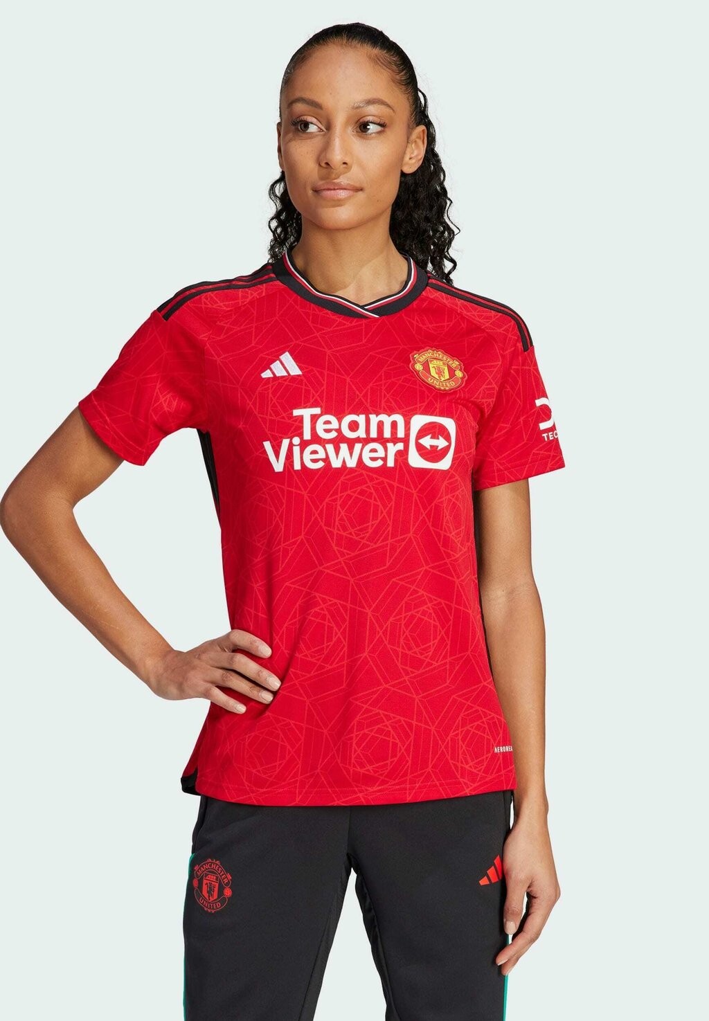 

Футболка Adidas, красный
