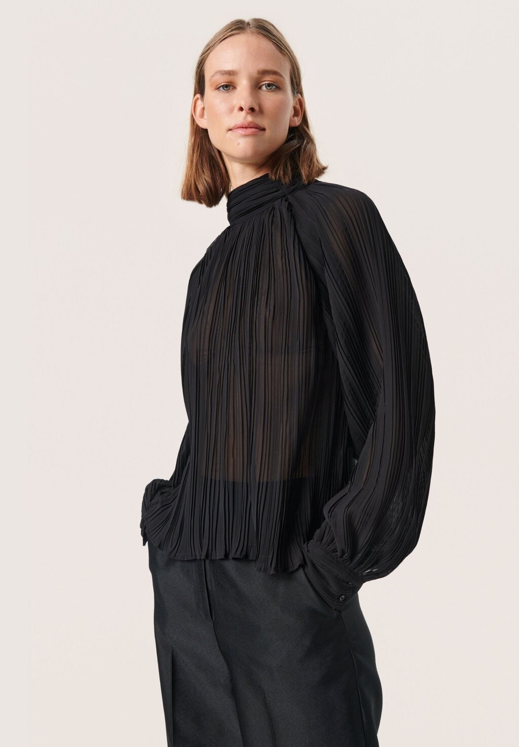 

Блузка Soaked in Luxury, цвет black