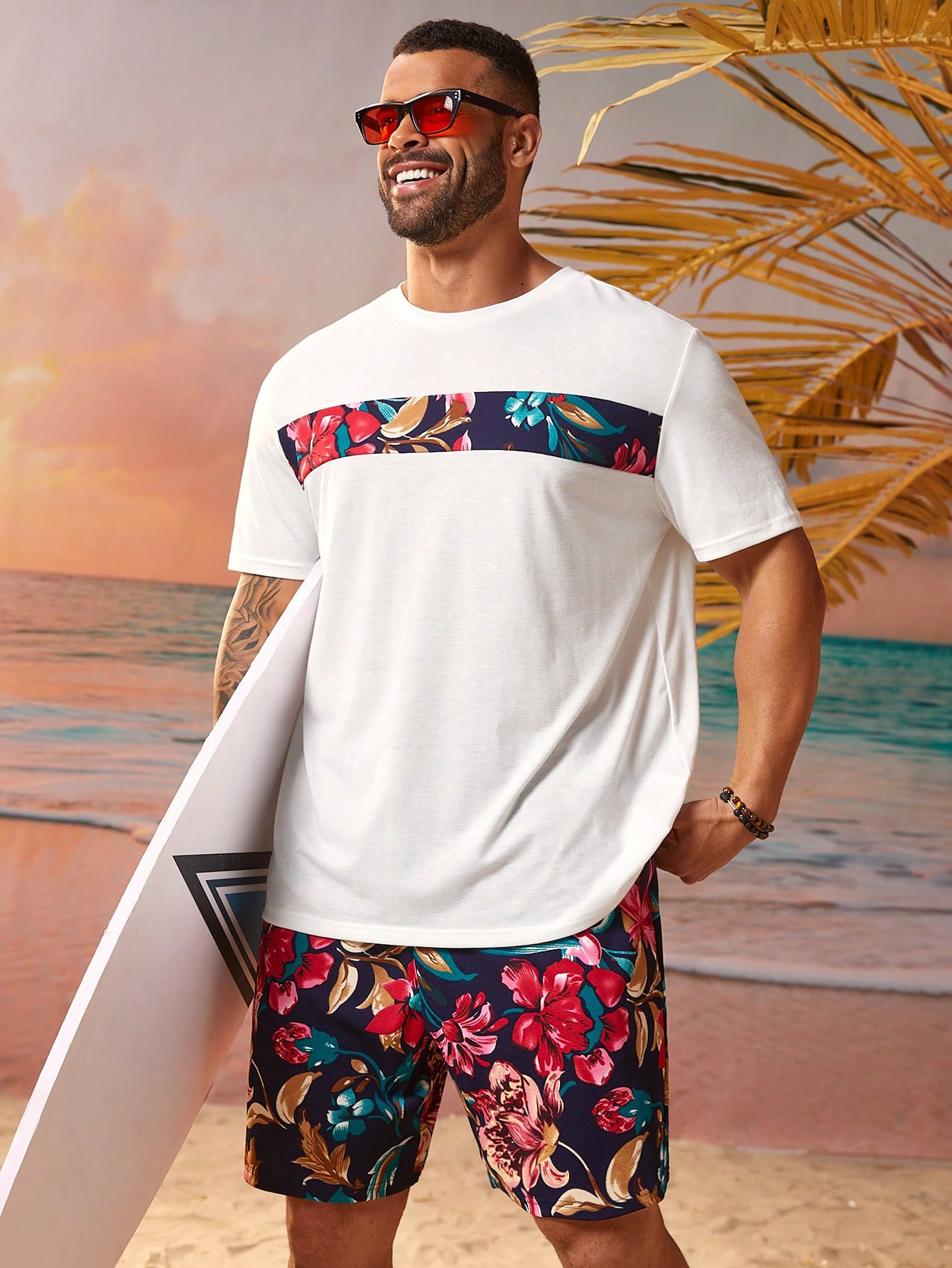 цена Мужской комплект из трикотажной футболки и шорт с короткими рукавами Manfinity RSRT больших размеров с цветочным принтом, многоцветный