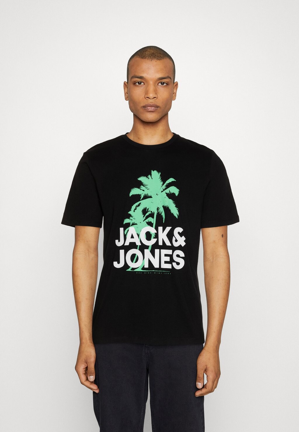 

Футболка с принтом Jack & Jones, черный