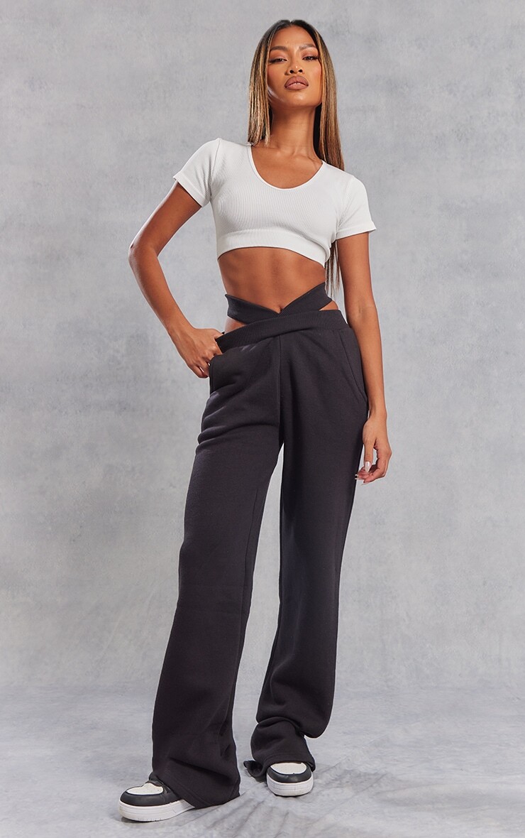 

PrettyLittleThing Черные широкие джоггеры с V-образным поясом
