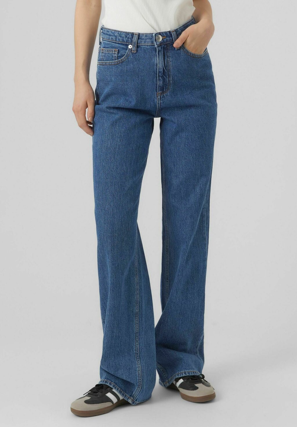 

Расклешенные джинсы Vero Moda