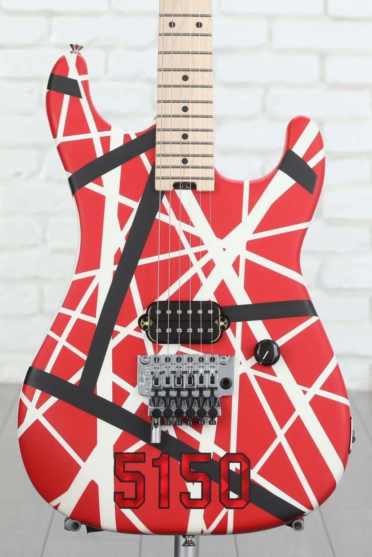 

EVH Striped Series 5150 — красный, черный и белый