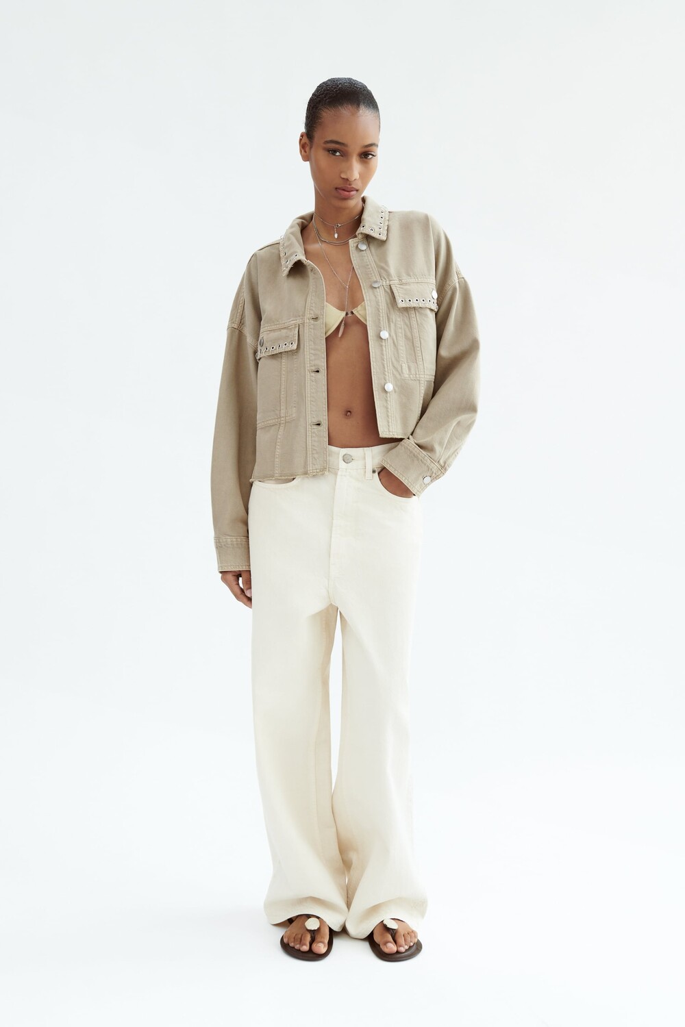 

Короткая рубашка с украшением кольцами Zara, песок