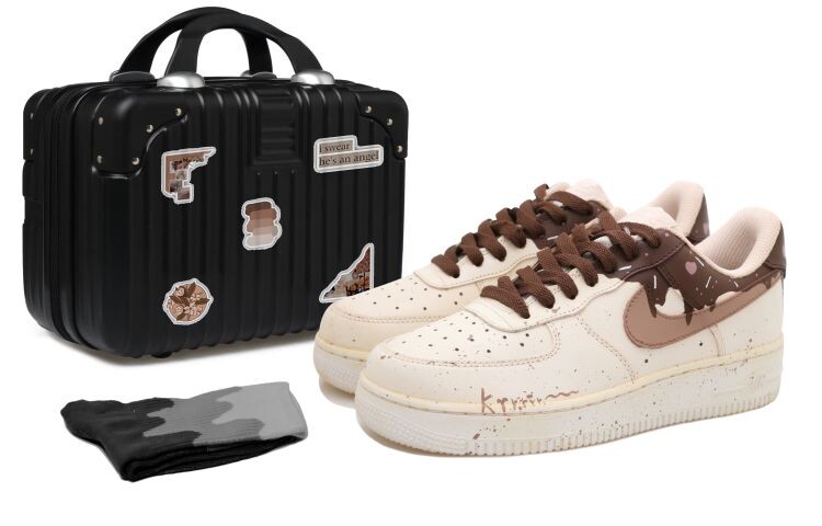 

Кроссовки для скейтбординга Air Force 1 женские, низкие, желтые/коричневые Nike