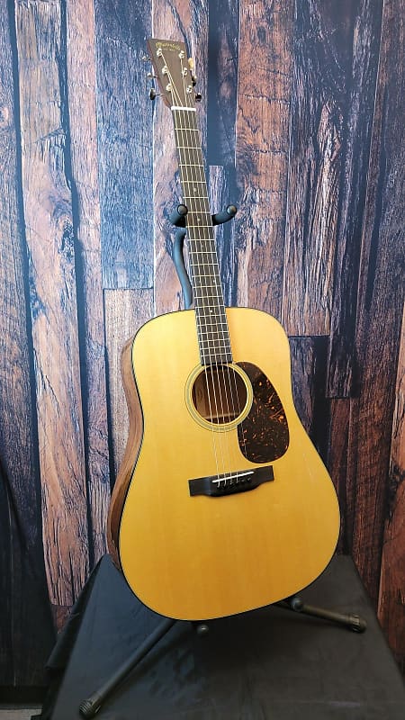 цена Акустическая гитара Martin D18