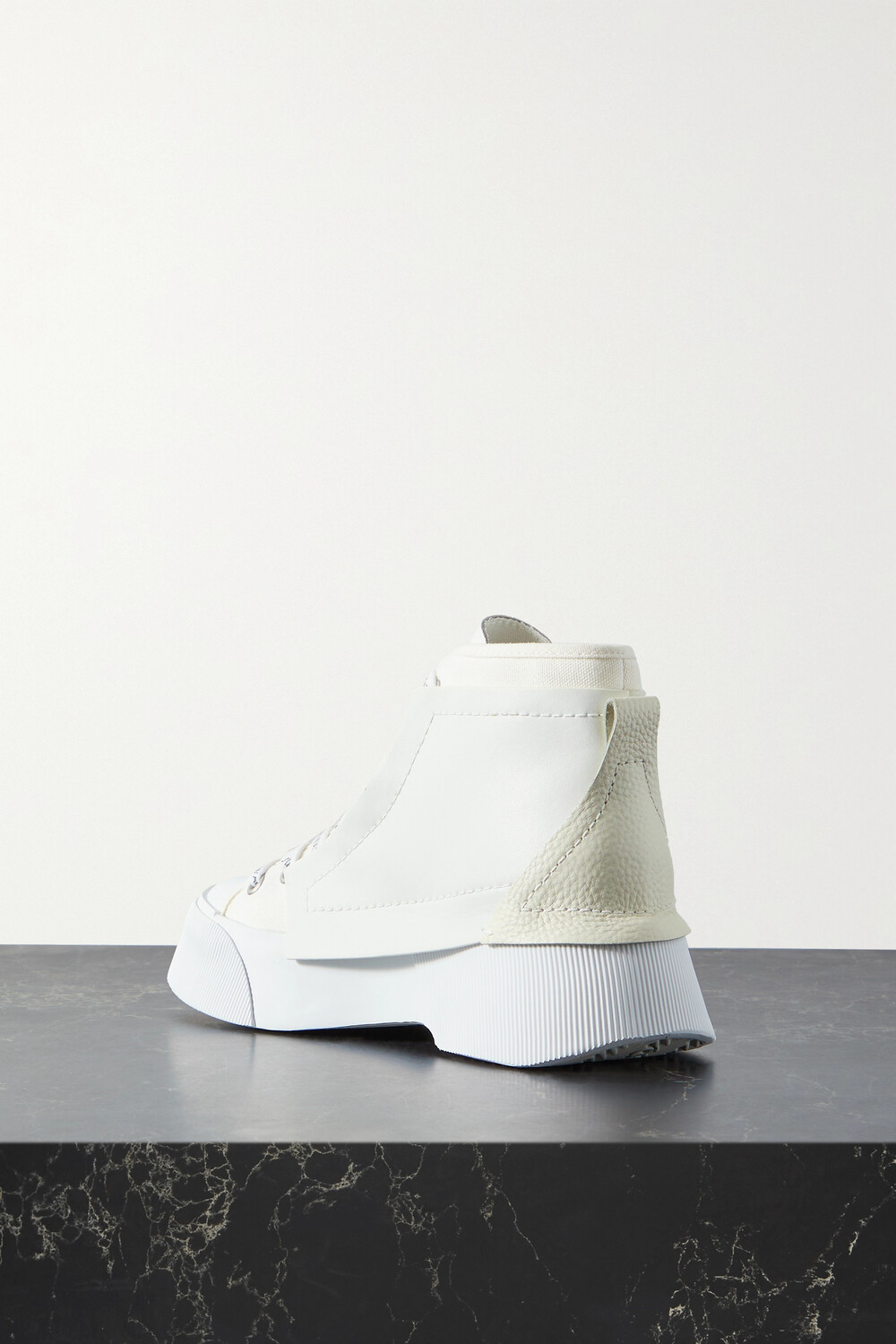 

JW ANDERSON Высокие кроссовки из кожи и парусины со вставками, белый