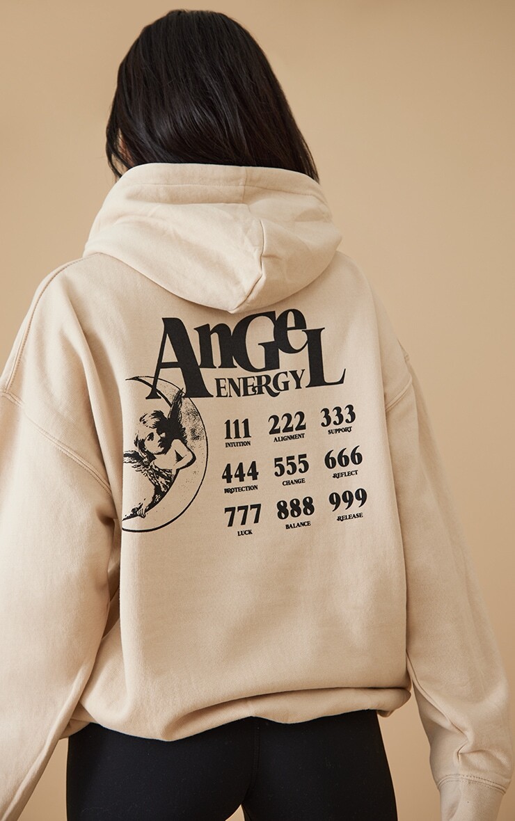 

PrettyLittleThing Толстовка с принтом на спине Stone Angel Energy