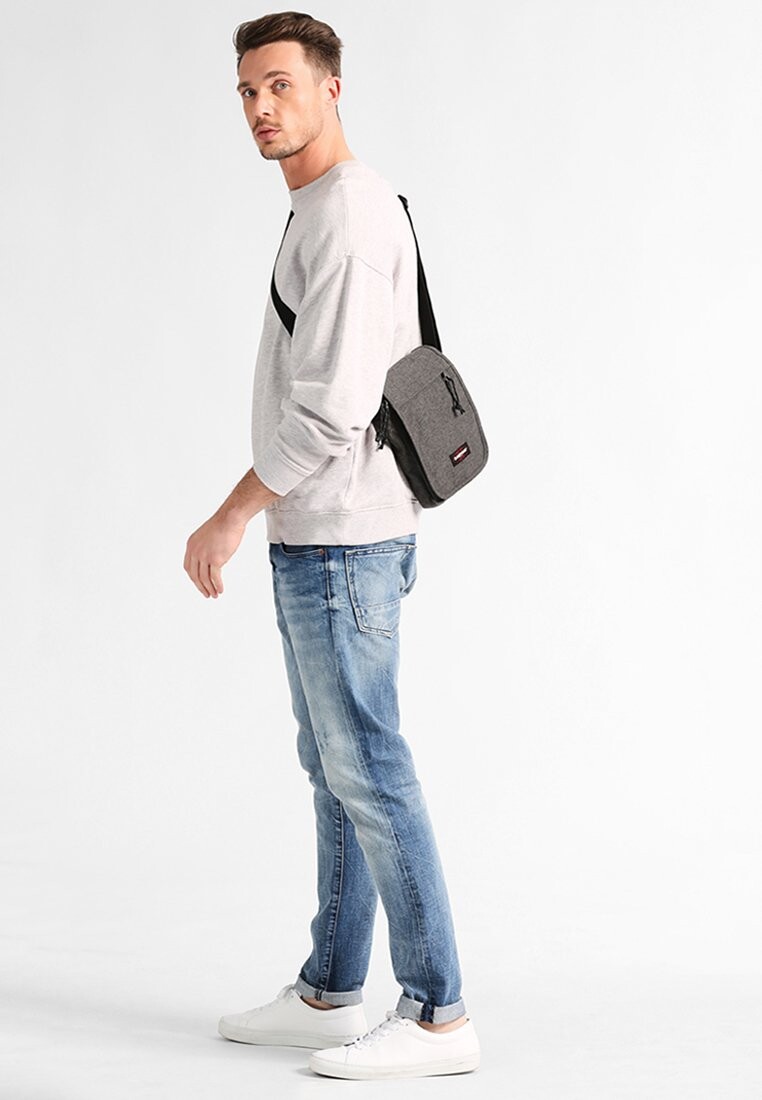 

Сумка через плечо Eastpak