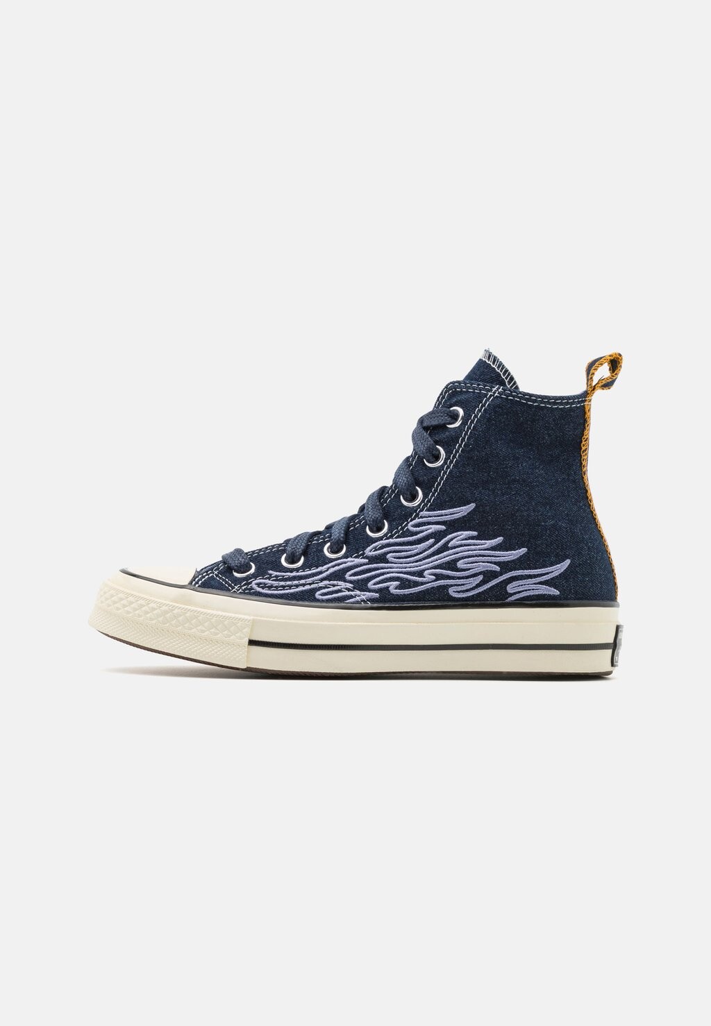 

Высокие кроссовки Converse