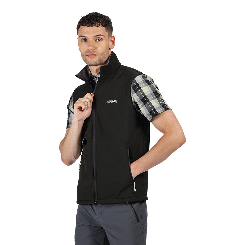 

Жилет Regatta Bradwell III Softshell, черный