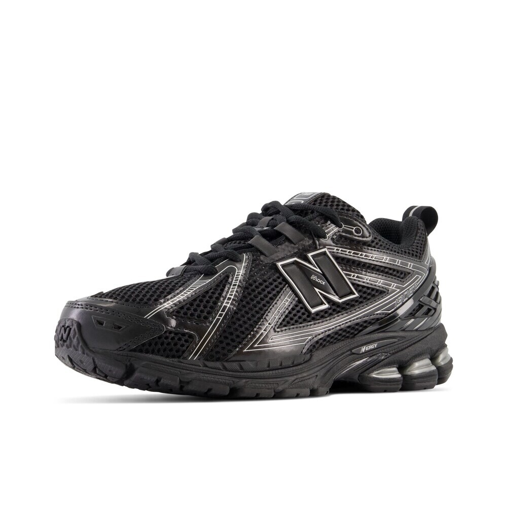 

Кроссовки New Balance 1906R, черный