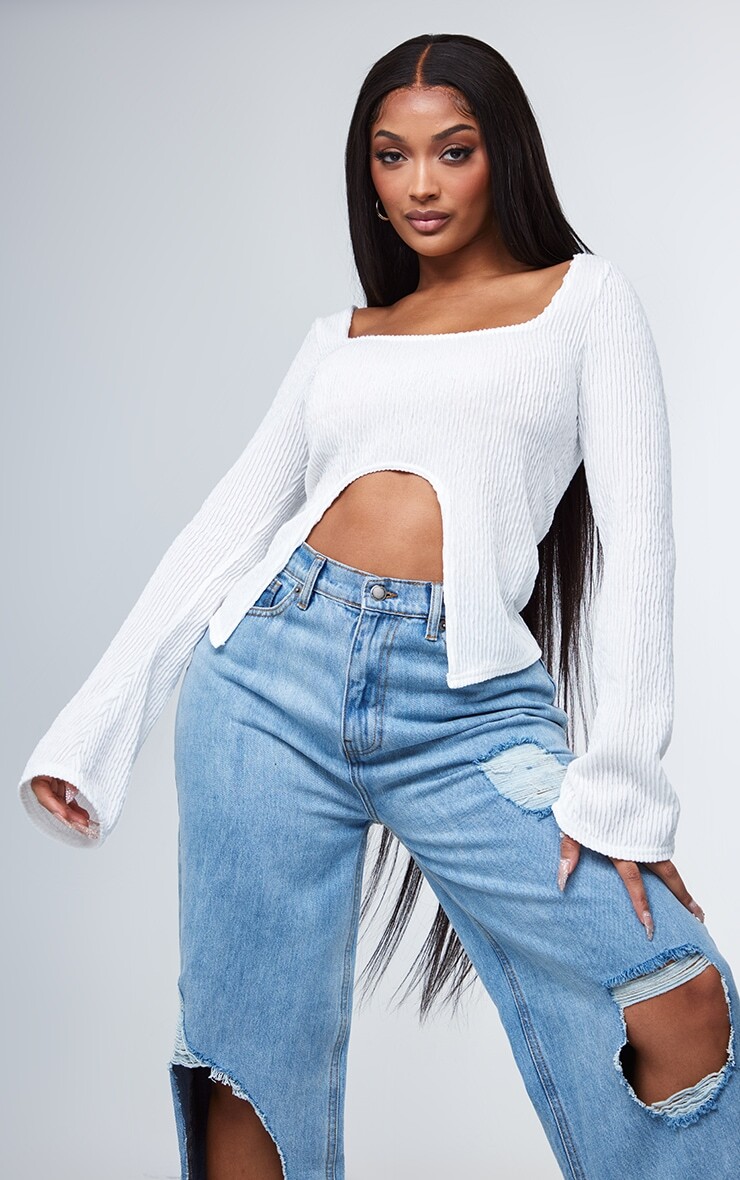 

PrettyLittleThing Белый топ в рубчик с квадратным вырезом и расклешенными рукавами