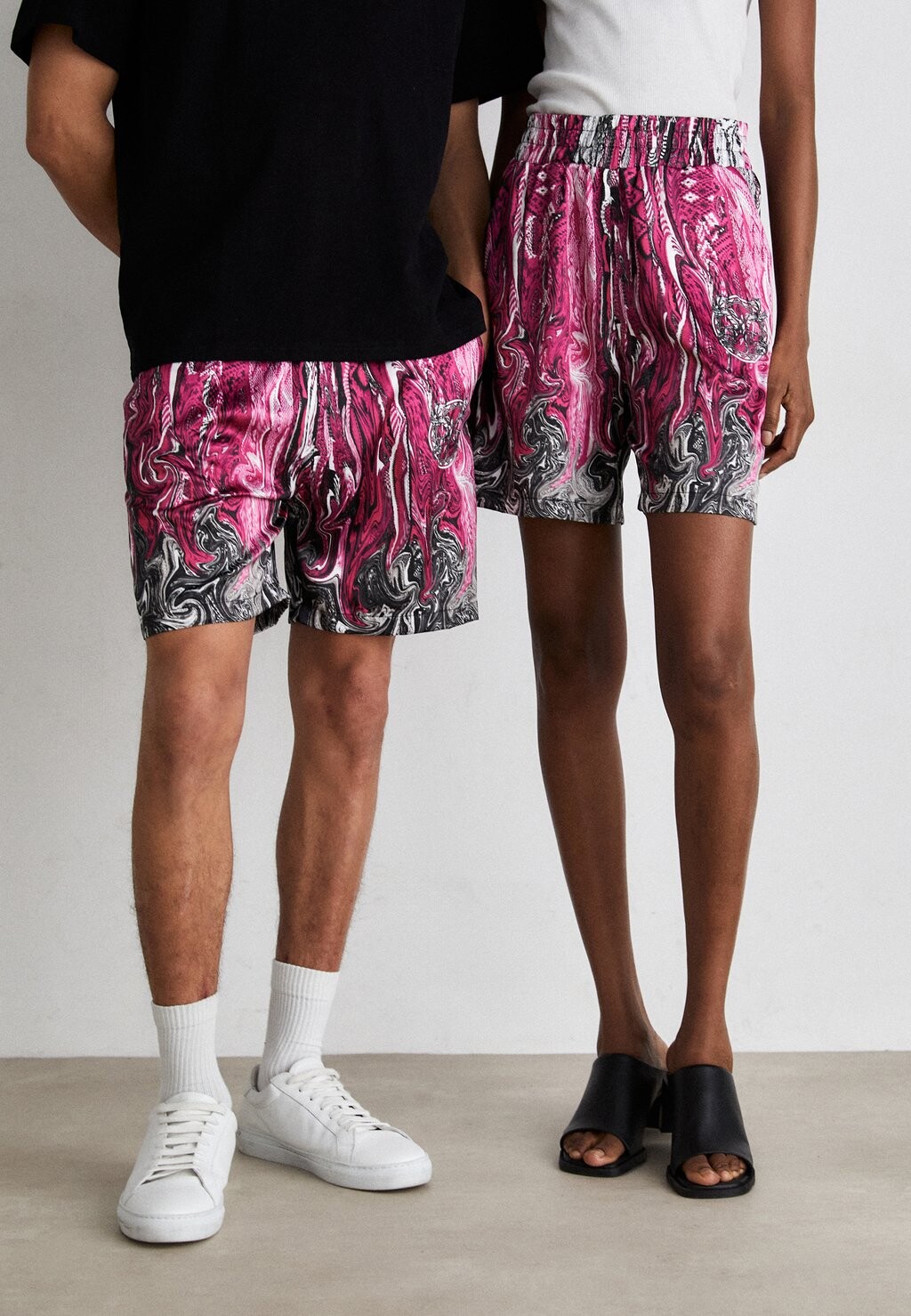 

Шорты UNISEX Carlo Colucci, темно фиолетовый