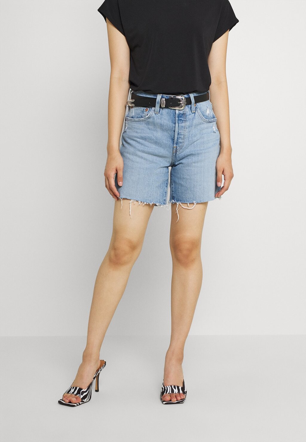 

Джинсовые шорты Levi's