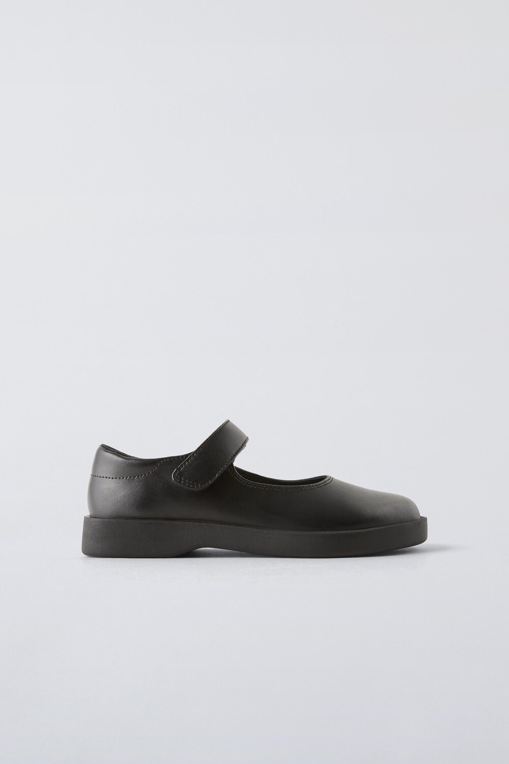 

Школьные балетки ZARA, черный
