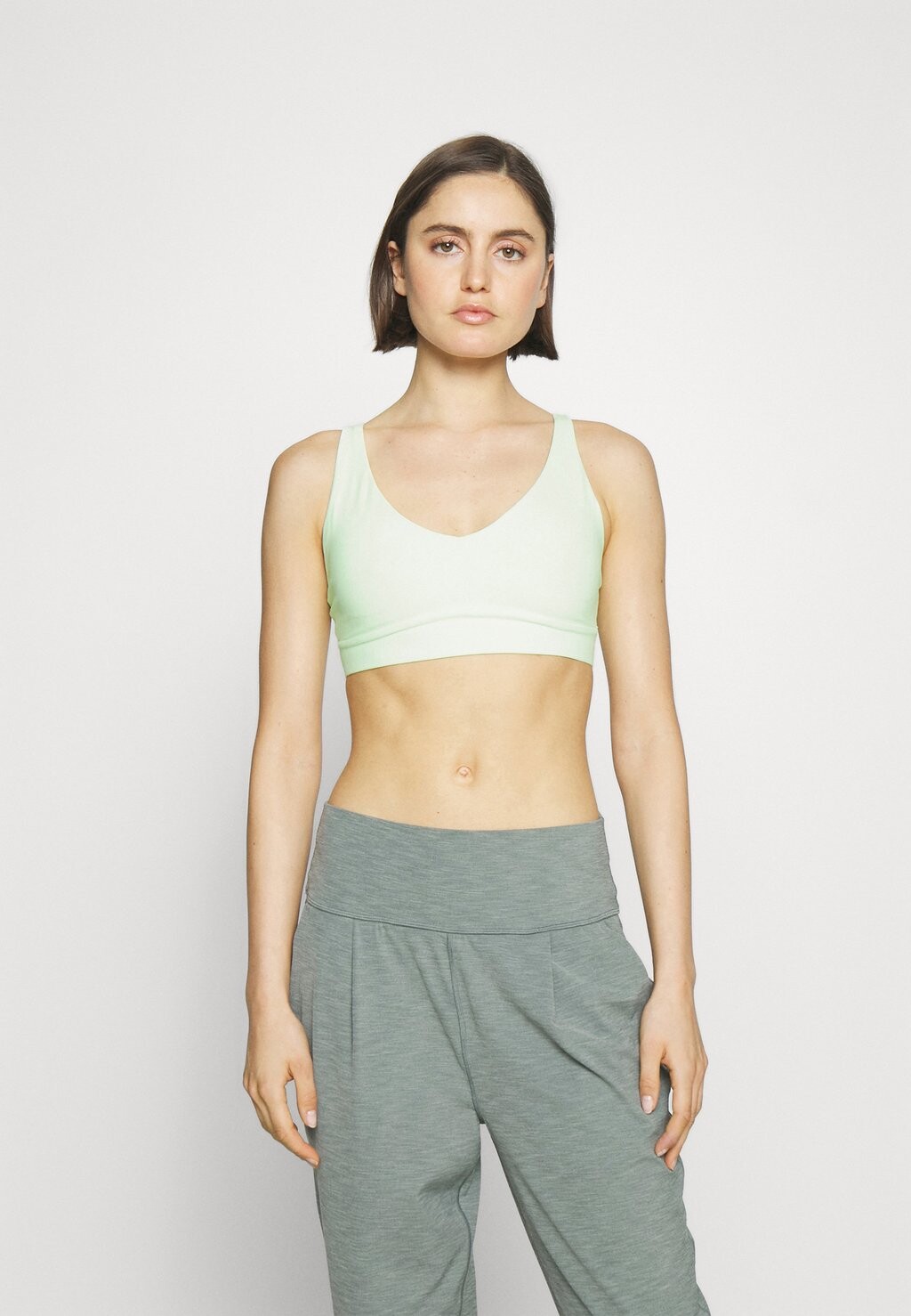 

Спортивный бюстгальтер с легкой поддержкой Athleta