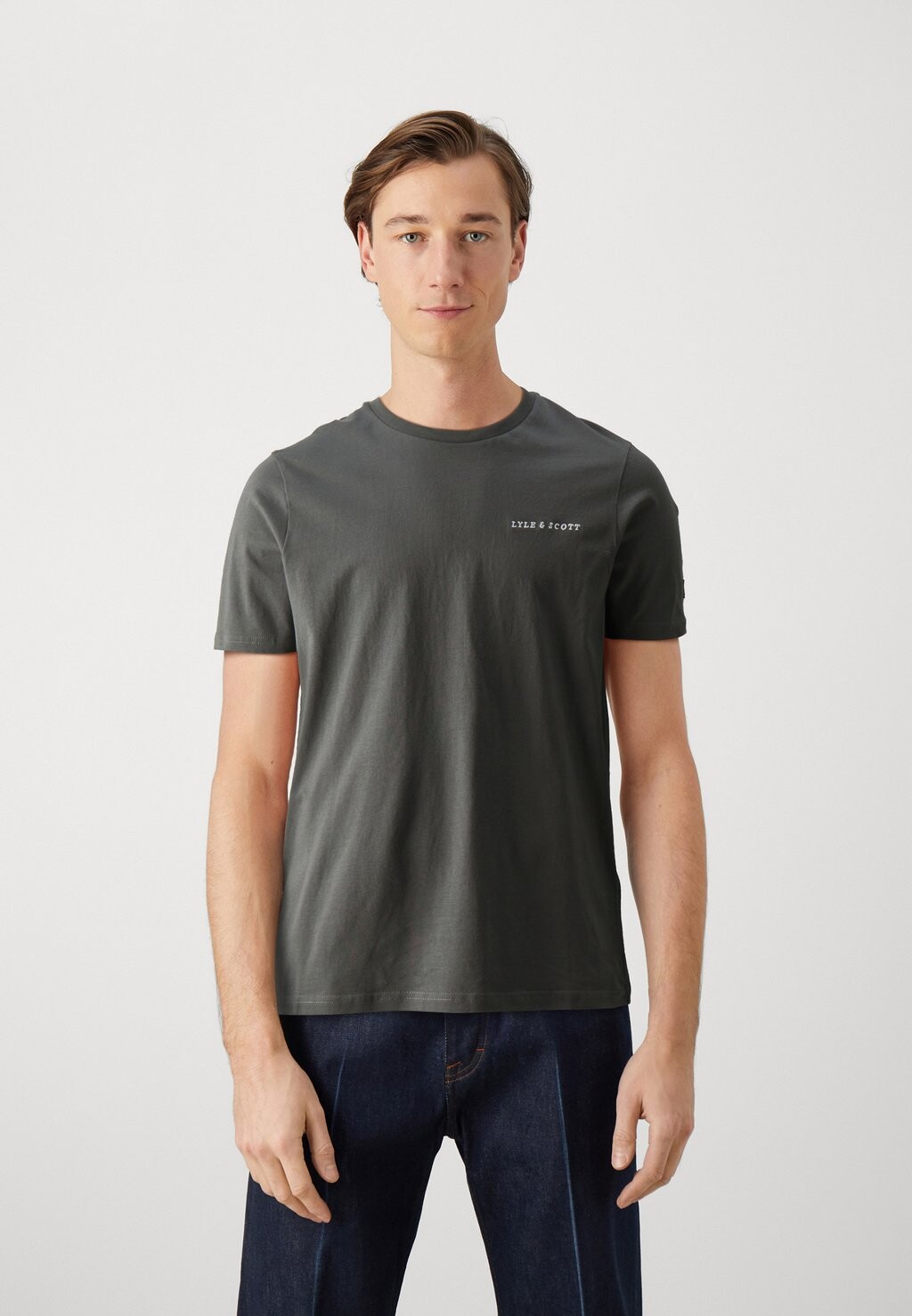 

Базовая футболка Lyle & Scott, антрацит