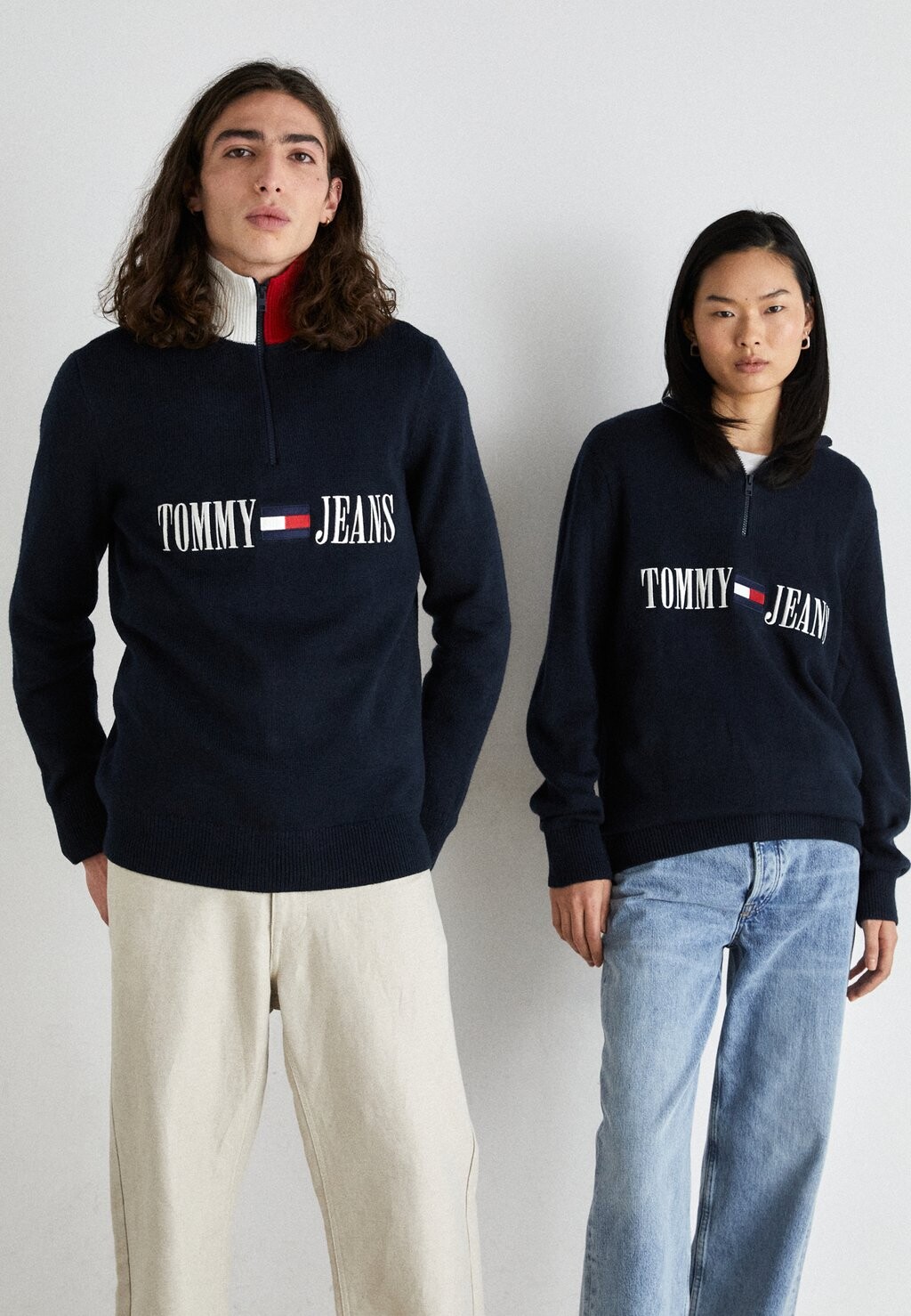 

Свитшот Tommy Jeans АРХИВ УНИСЕКС, тёмно-синий