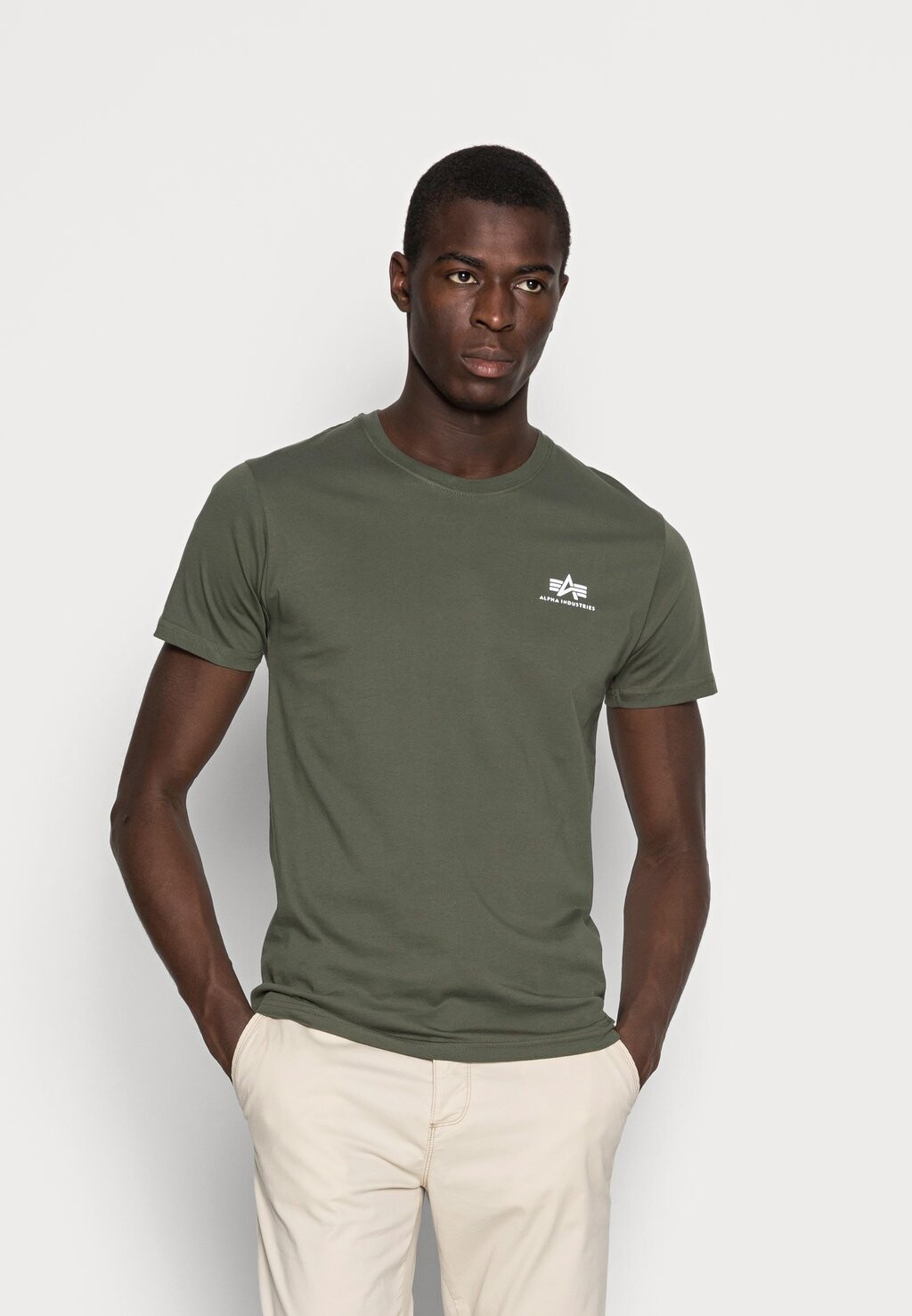 

Футболка с принтом Small Logo Alpha Industries, цвет dark oliv
