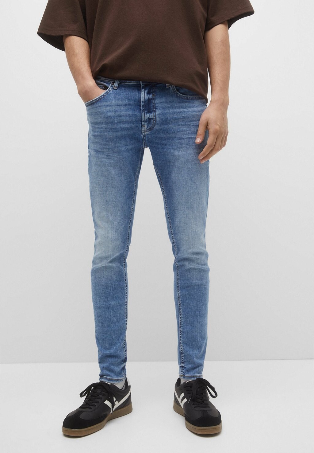 

Джинсы облегающего кроя PULL&BEAR