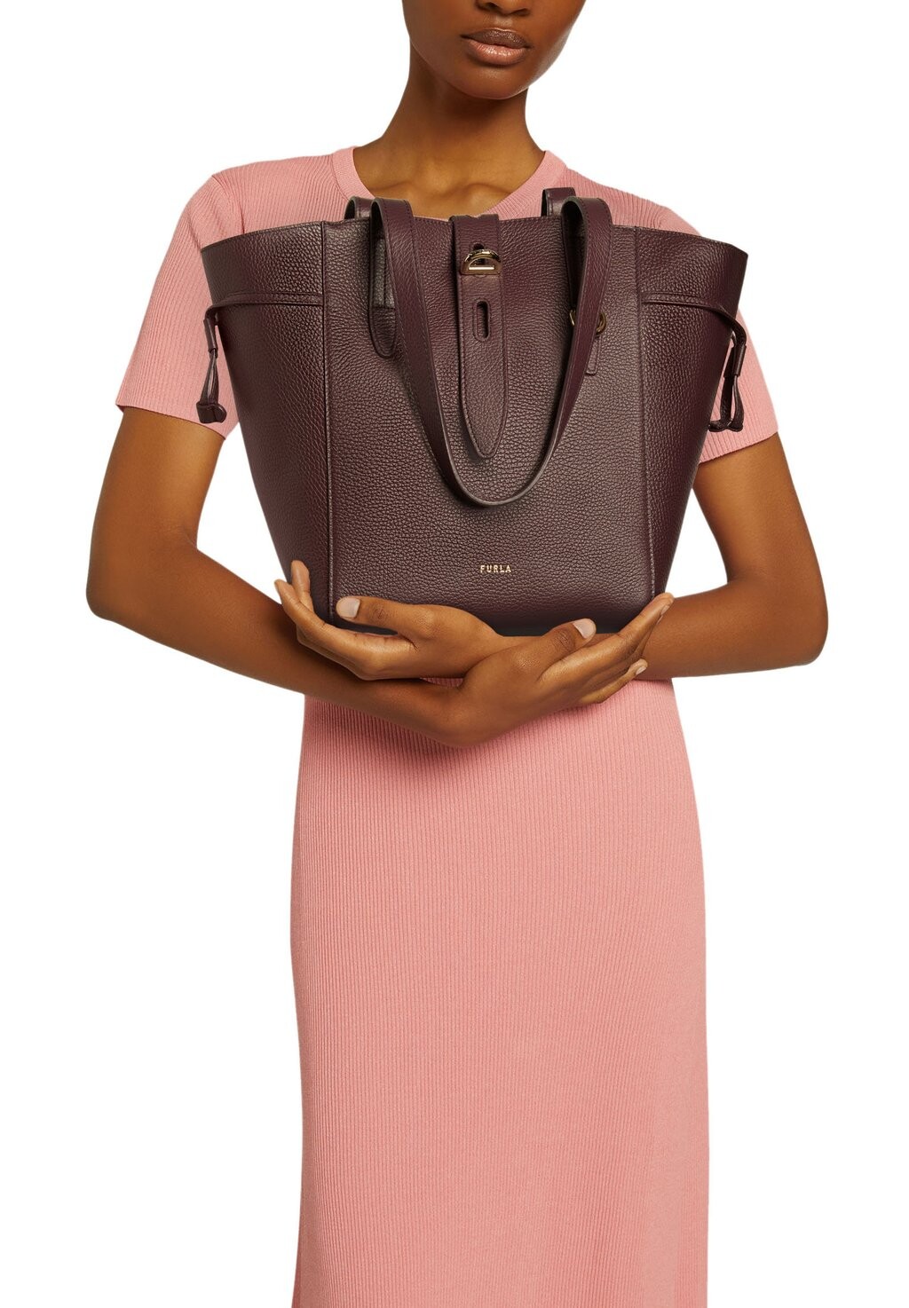 

Сумка для покупок NET M Furla, цвет chianti