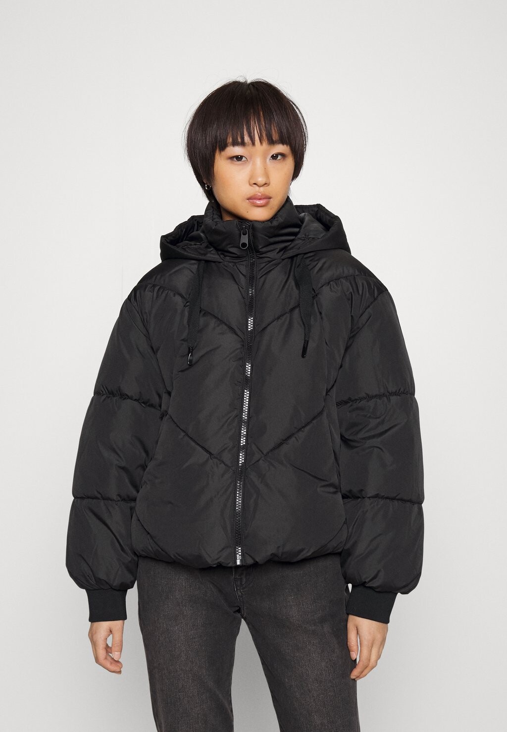 

Куртка зимняя Vero Moda, черный