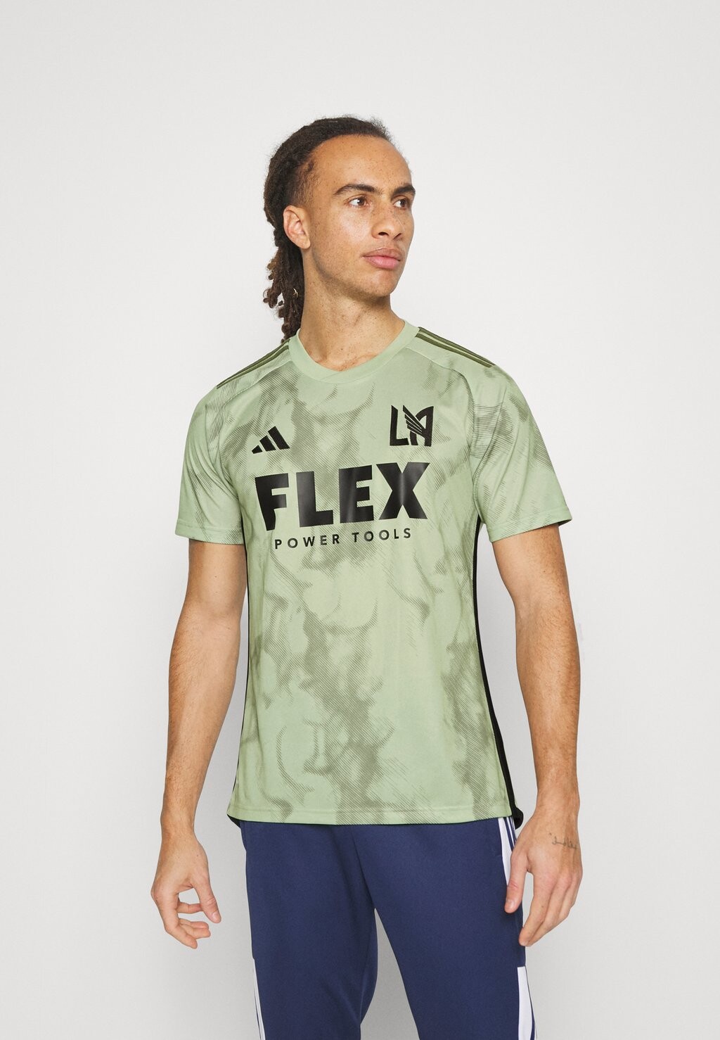 

Футболка Adidas