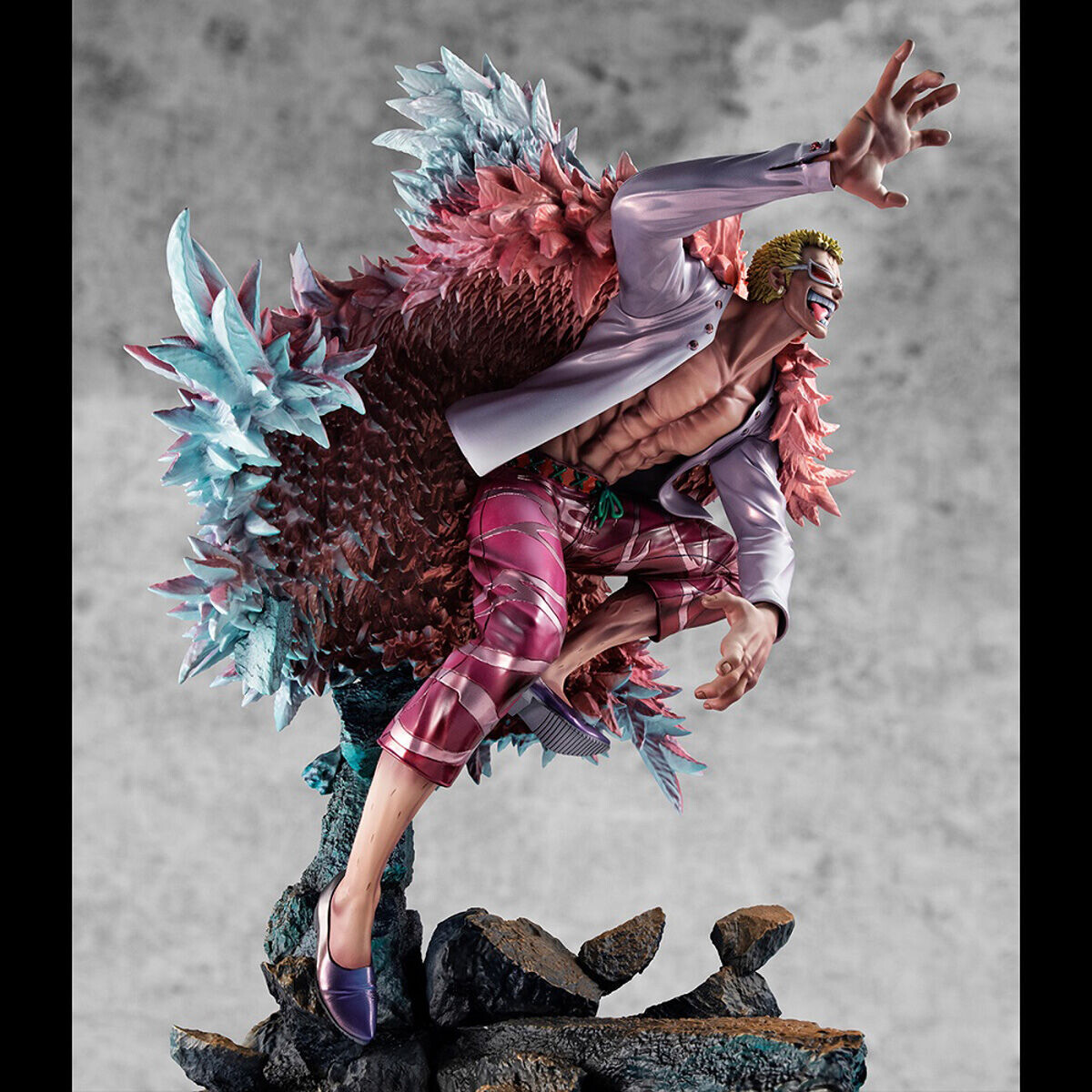 

Фигурка One Piece - Donquixote Doflamingo (Heavenly Demon) Portrait of Pirates Figure