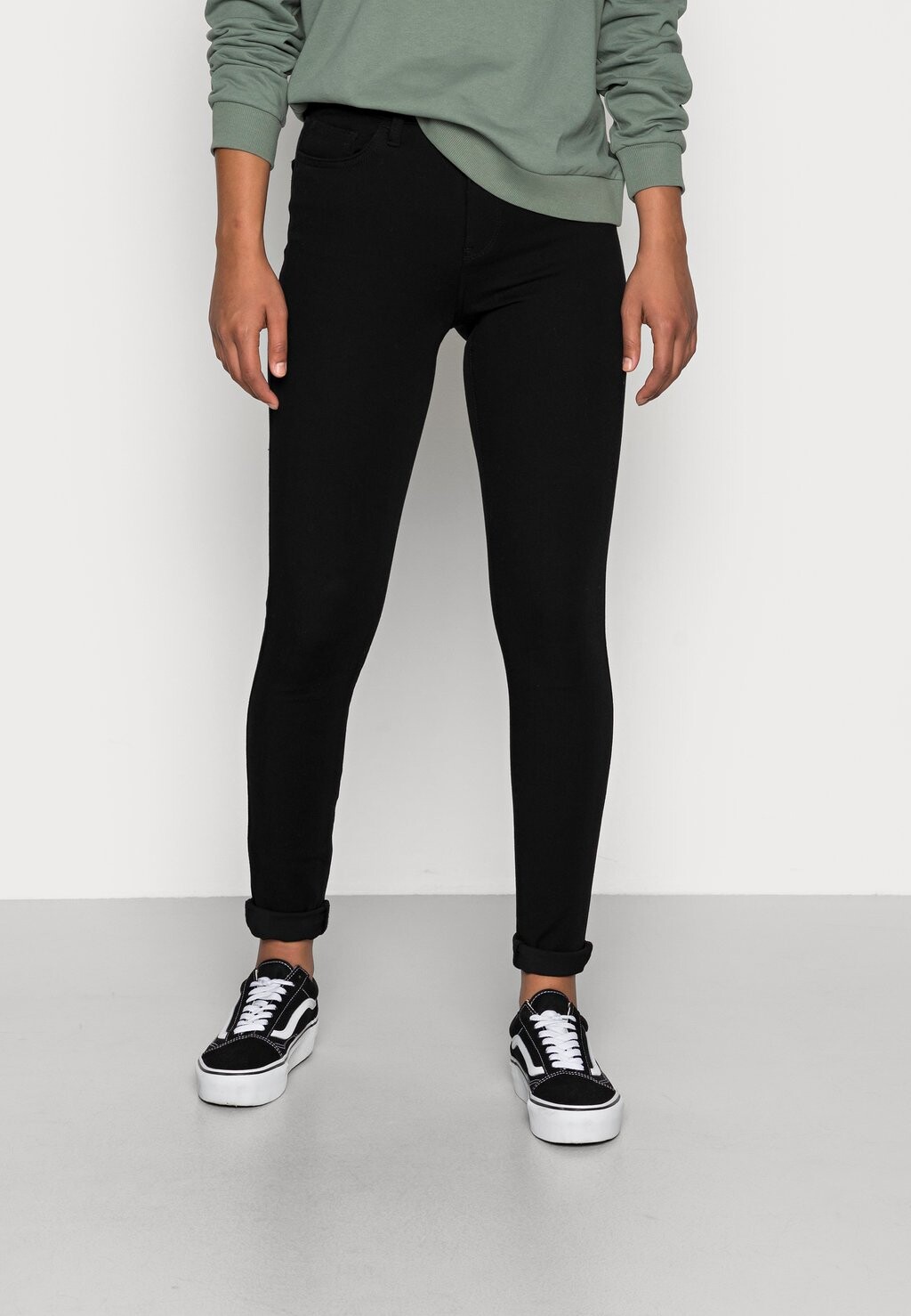 

Джинсы Skinny Fit YAS, черный