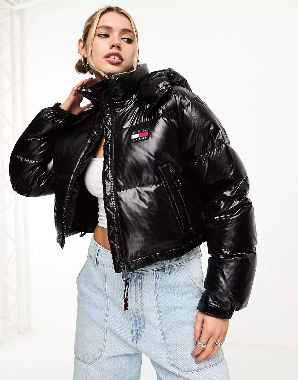 

Черная укороченная куртка-пуховик Tommy Jeans Alaska, Черный