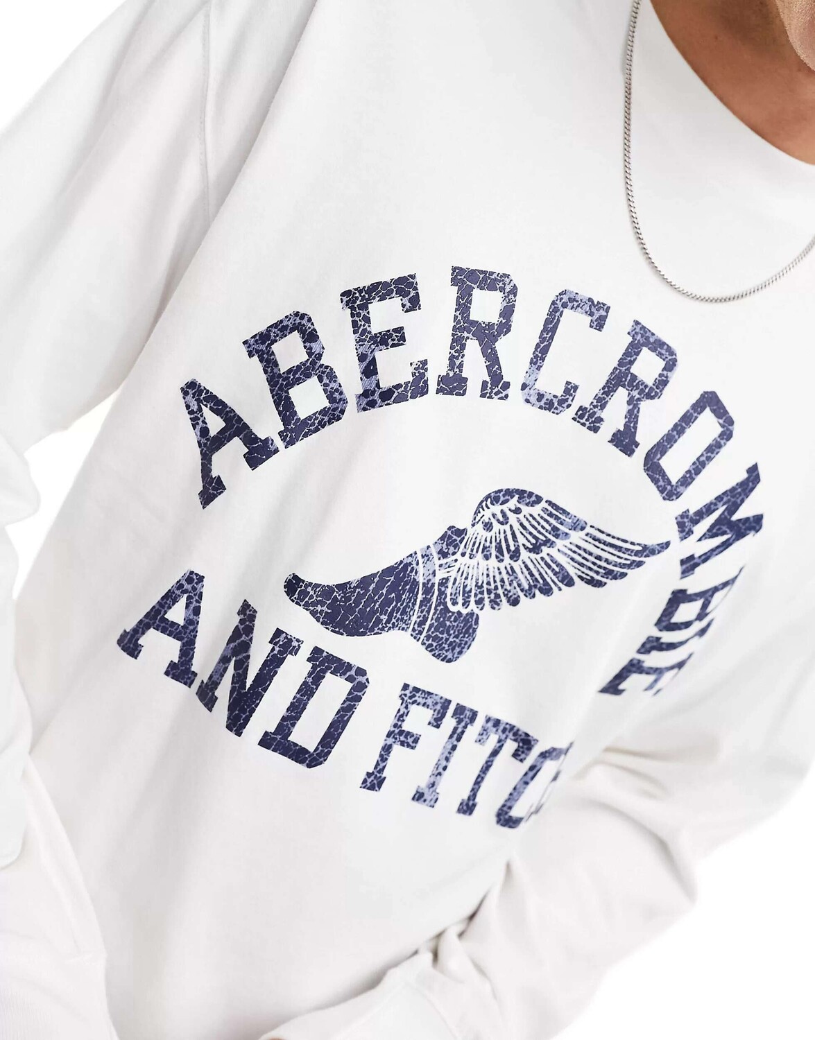 

Белый свободный топ с длинными рукавами и логотипом университета Abercrombie & Fitch