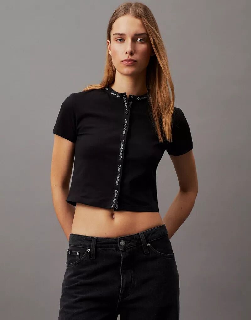 

Черный топ с короткими рукавами и лентой с логотипом Calvin Klein