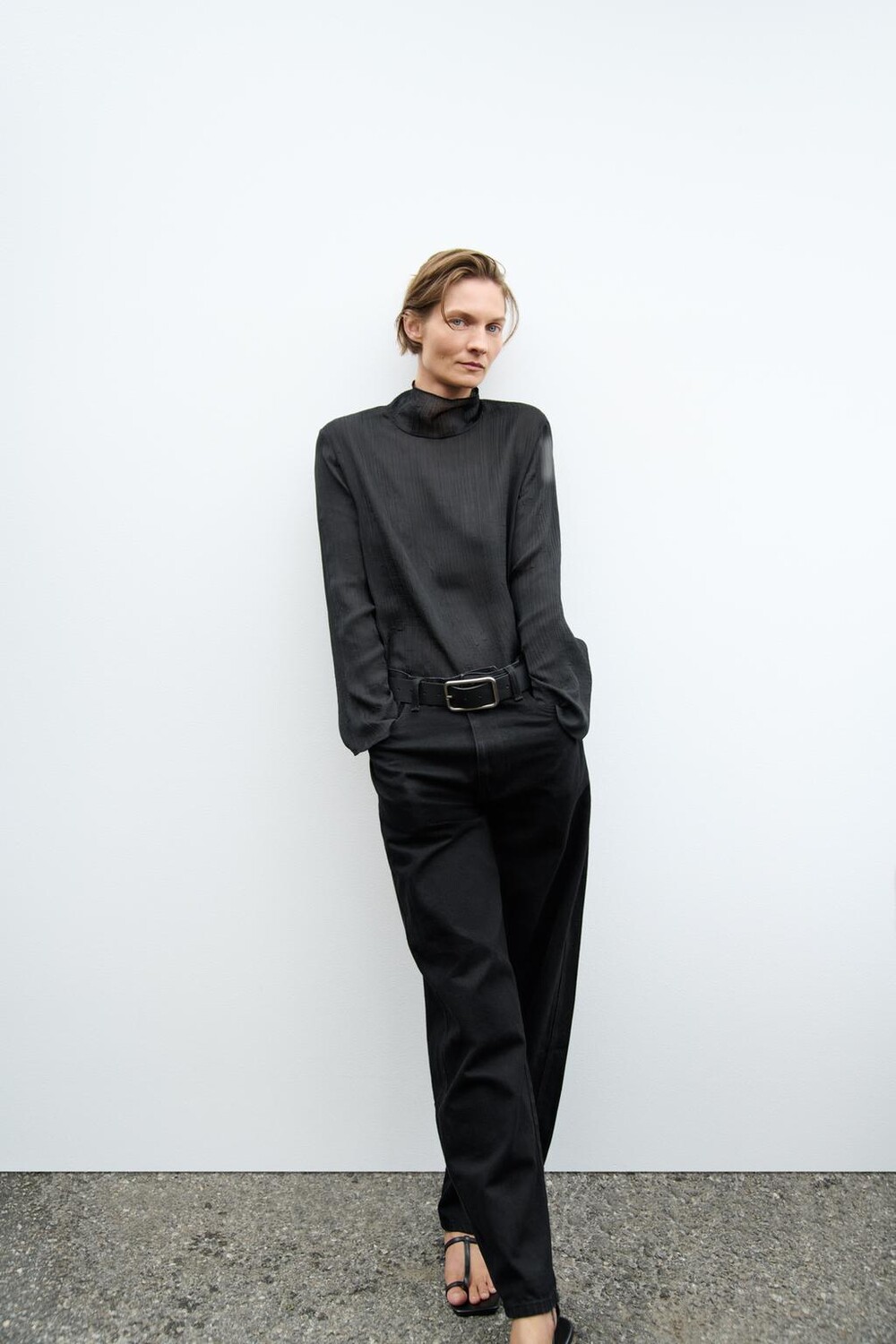 

Полупрозрачная блузка с эффектом изготовления ZARA, черный