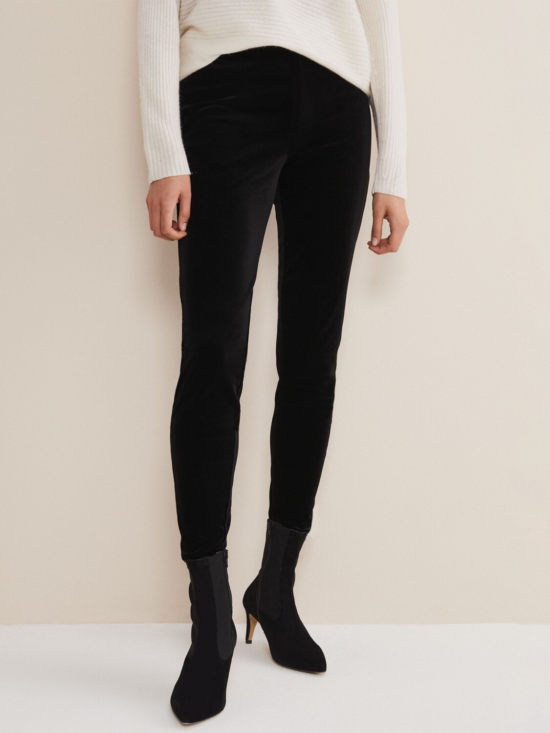 

Бархатные джеггинсы Phase Eight Amina, черные